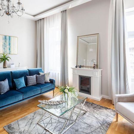 Luxury Royal Residence In The Heart Of ブダペスト エクステリア 写真
